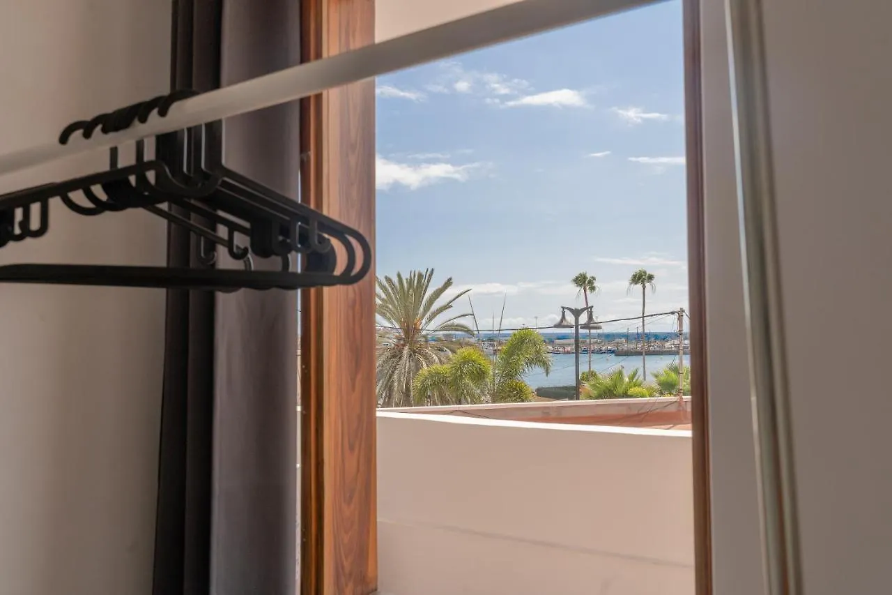 Ocean Nomads Coworking Hostel Arona  Spain
