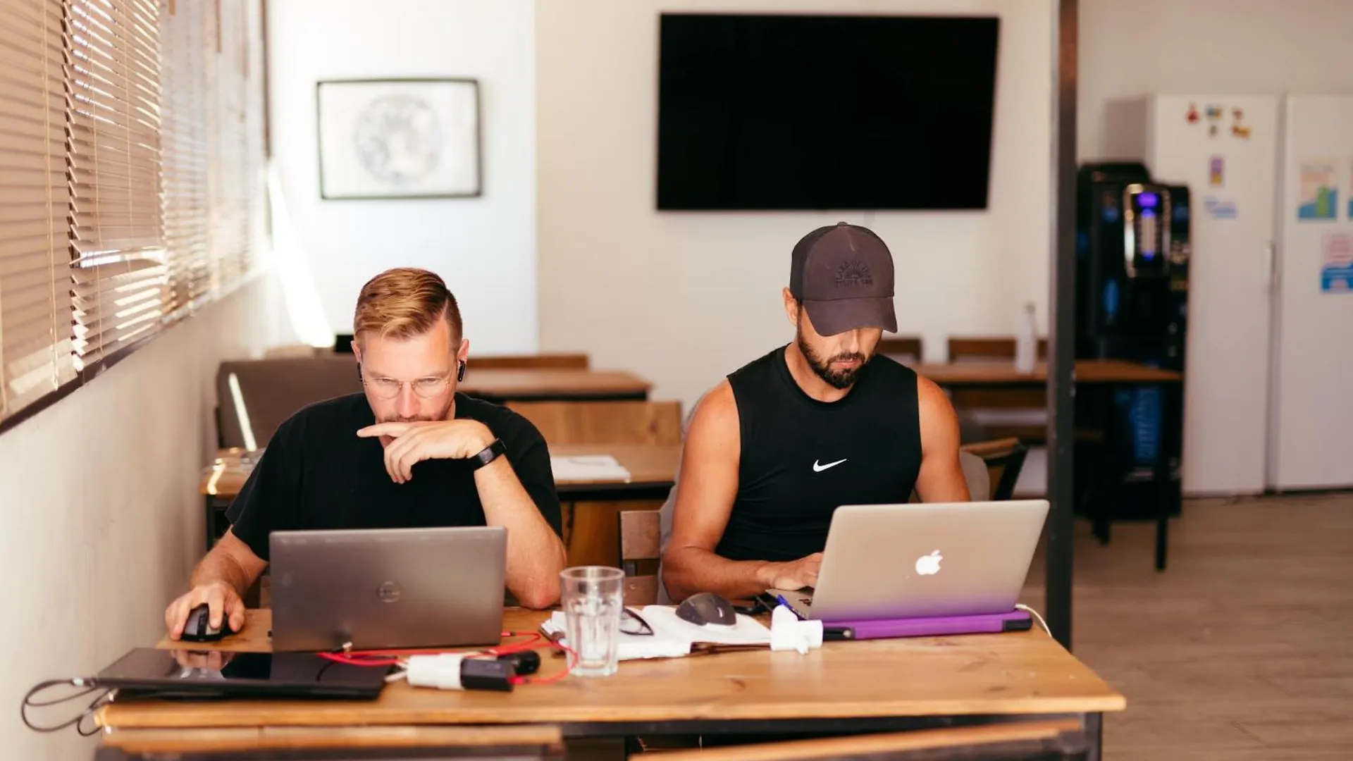 Ocean Nomads Coworking Hostel Arona  Spain